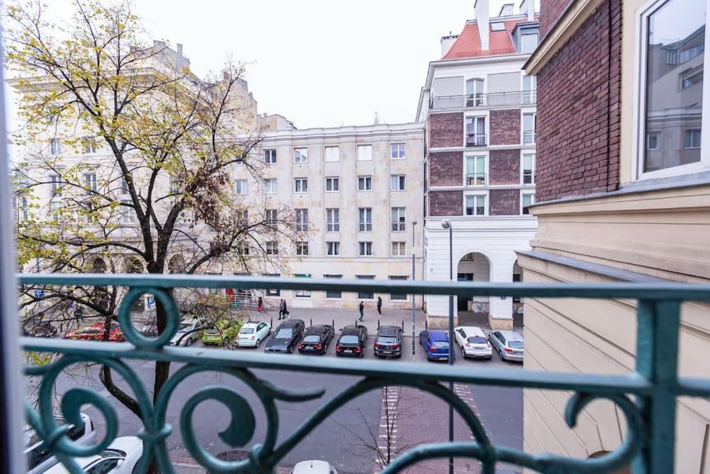 Modern, Elegant In The Heart Of Warsaw. Варшава